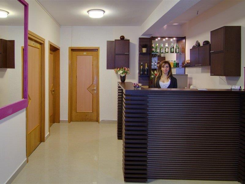 Hotel Tranzzit Bukares Bagian luar foto