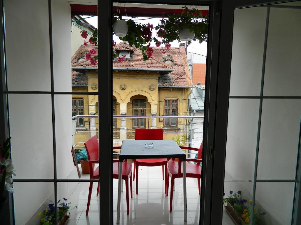 Hotel Tranzzit Bukares Bagian luar foto